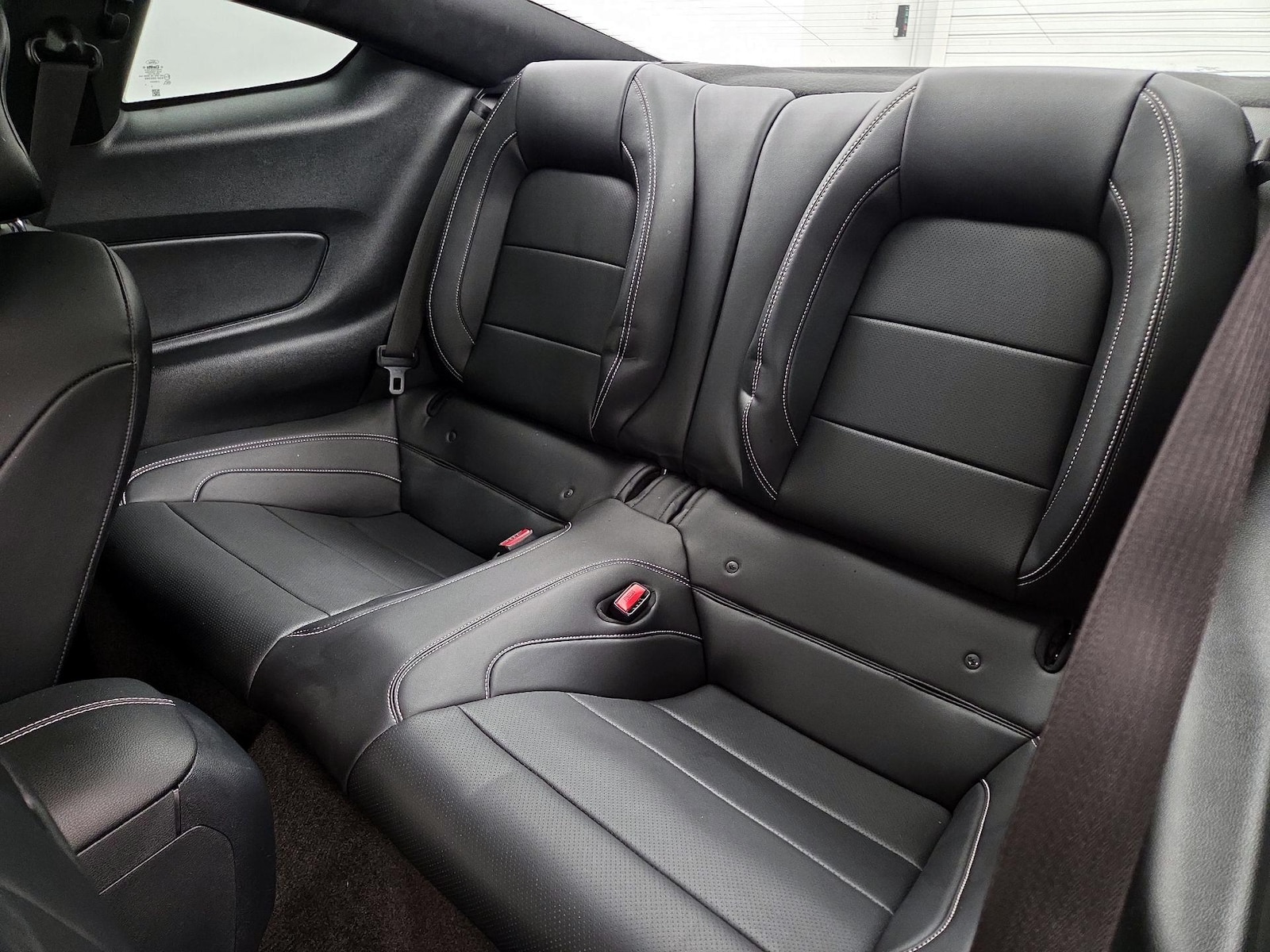 2015 Ford Mustang EcoBoost Premium - Photo 21