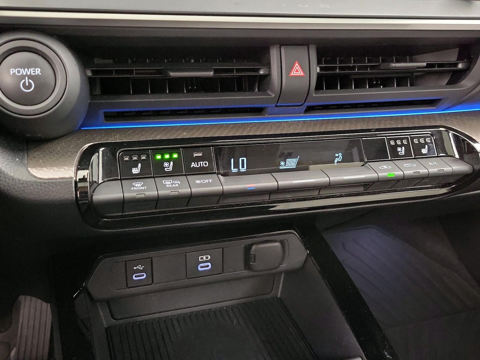 2023 Toyota Prius Limited - Photo 17