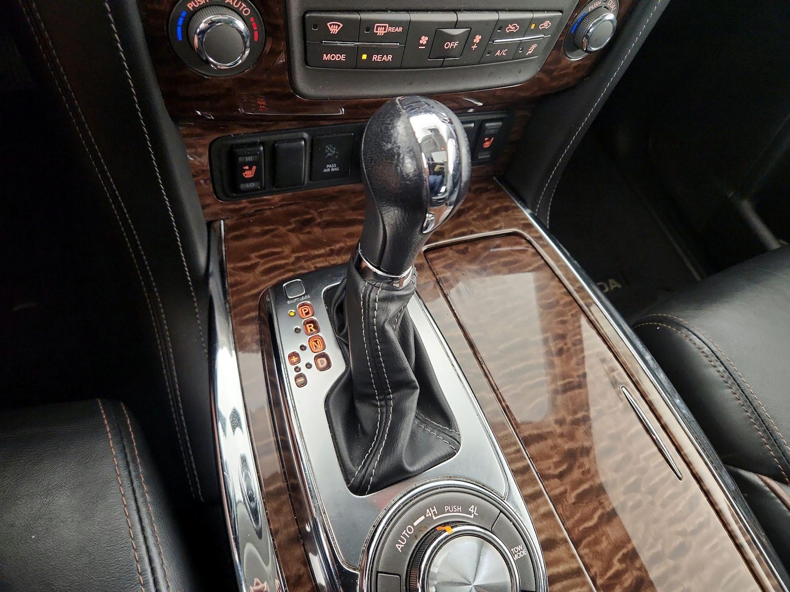 2020 Nissan Armada SL - Photo 19