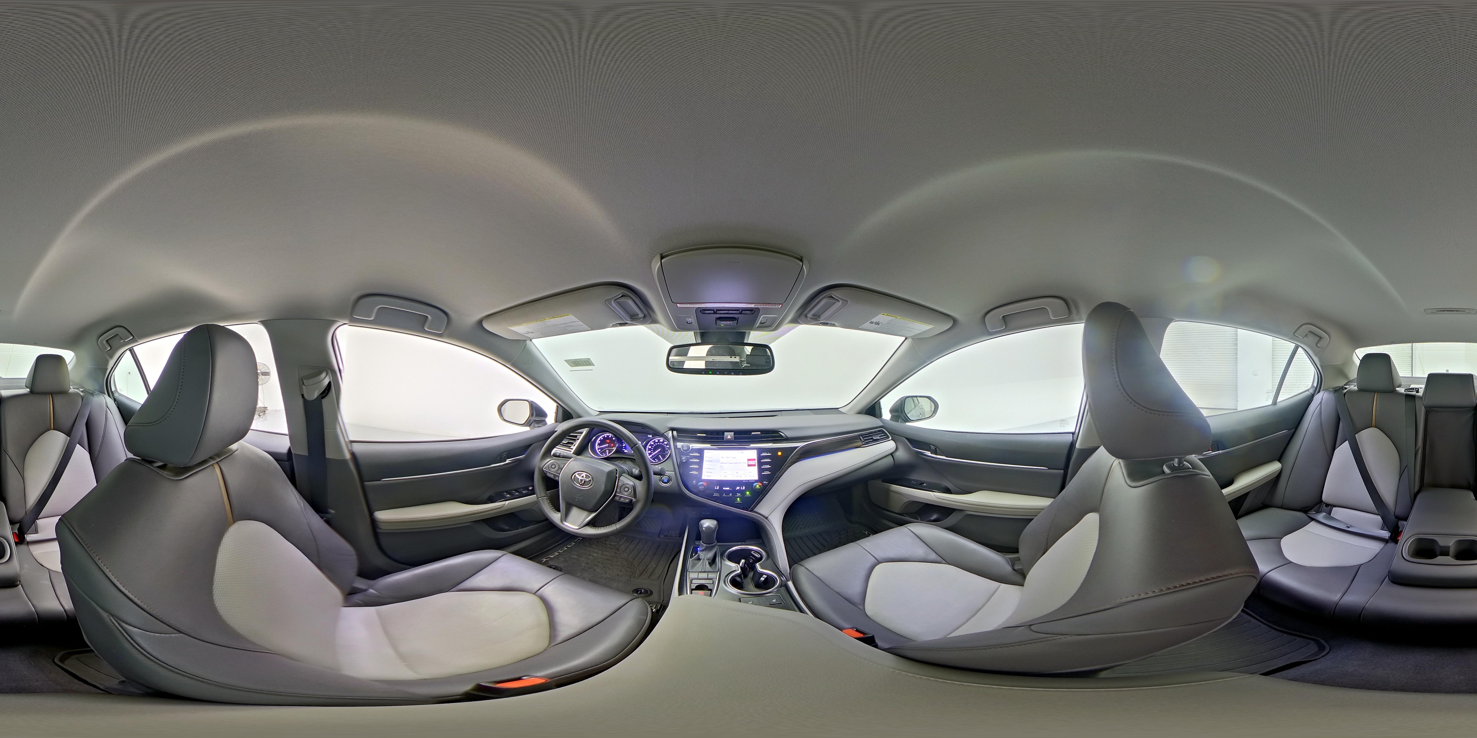 2020 Toyota Camry XLE - Photo 24
