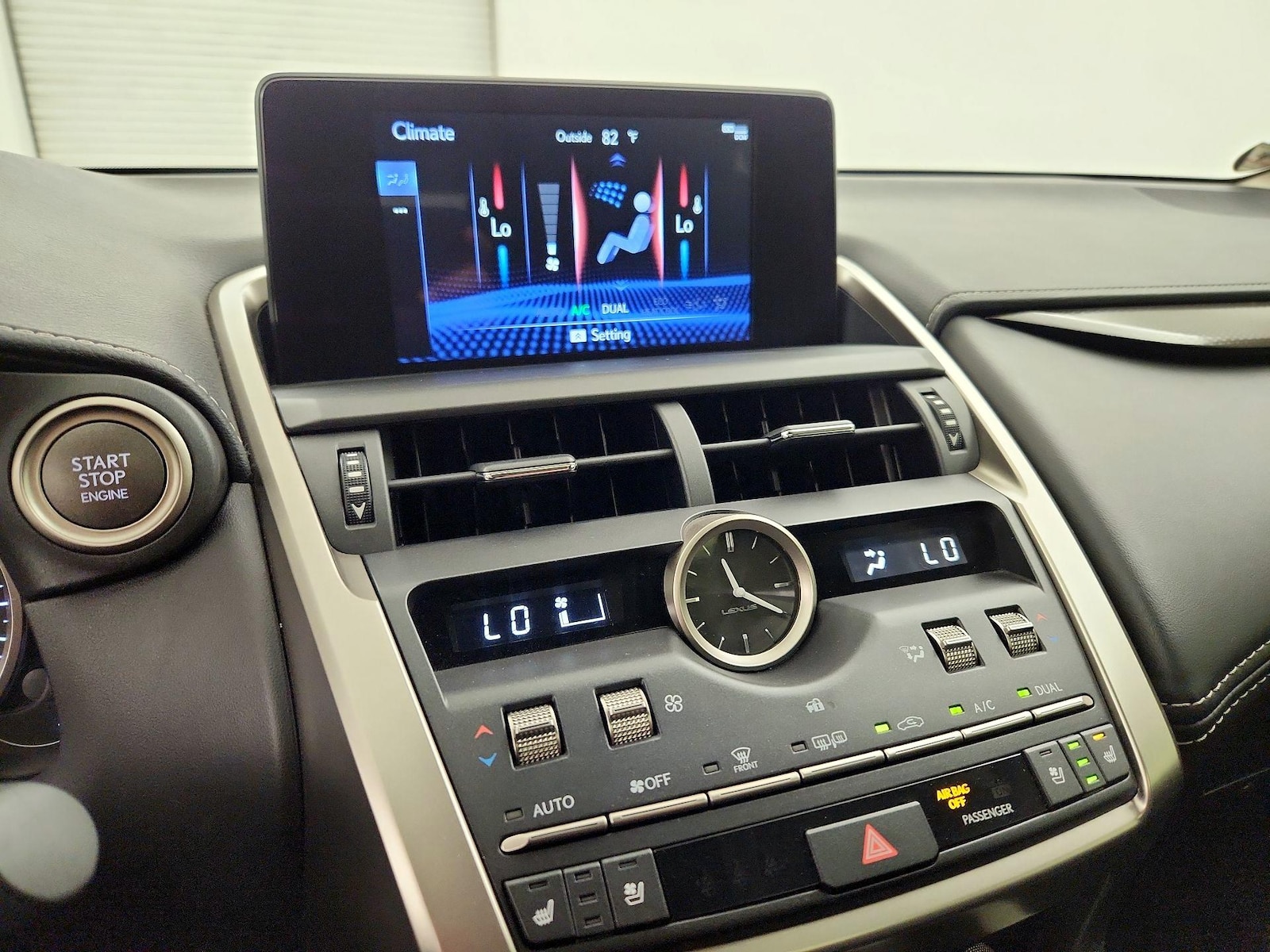 2020 Lexus NX 300 - Photo 17