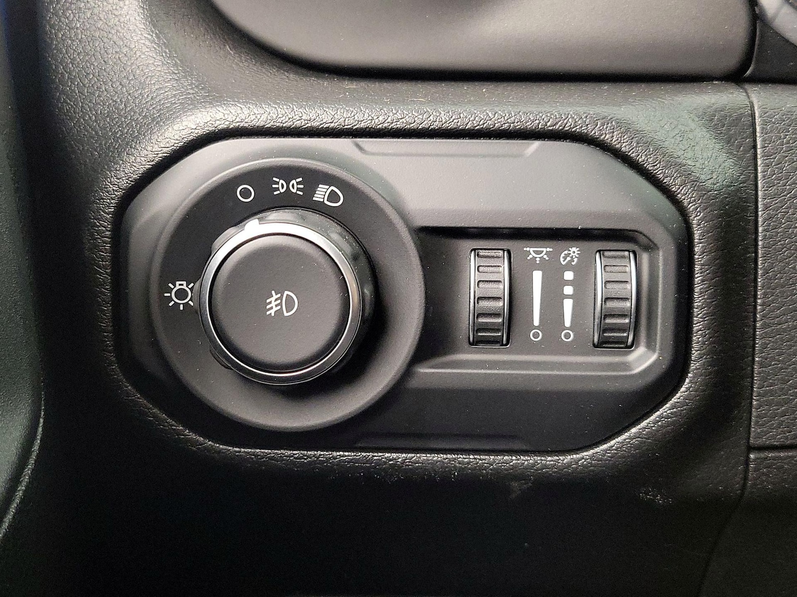 2022 Jeep Wrangler Sport - Photo 14