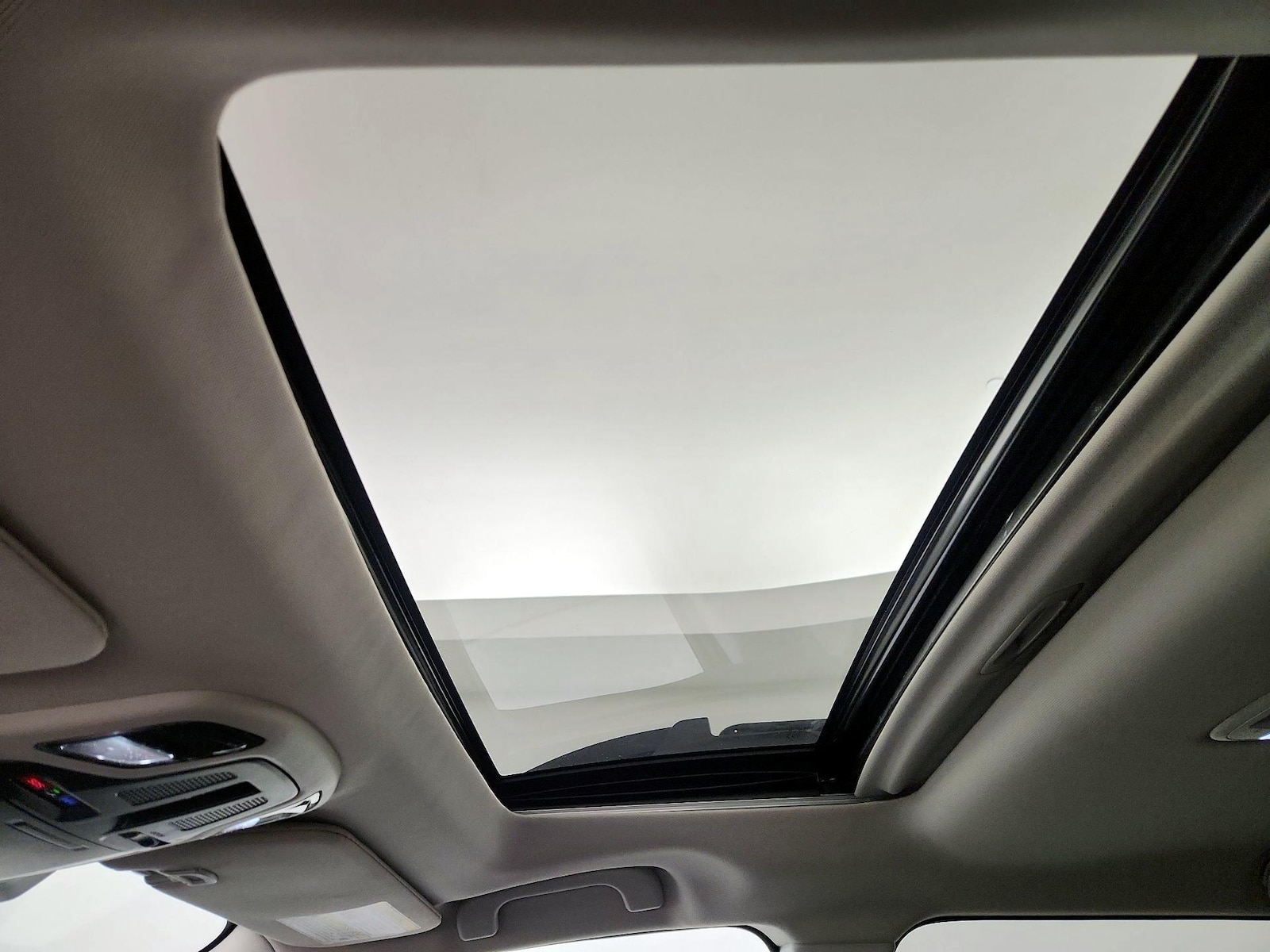 Sunroof(s) & Overhead Airbags