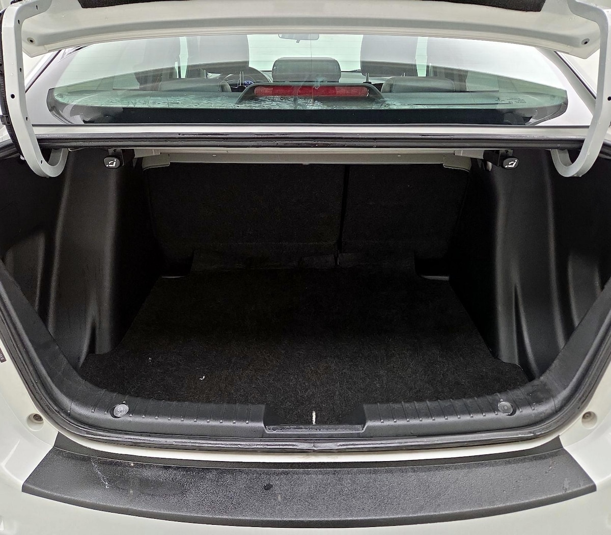Trunk/Cargo (Seats Up)