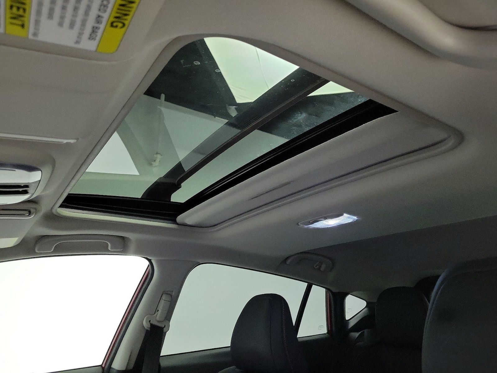 Sunroof(s) & Overhead Airbags