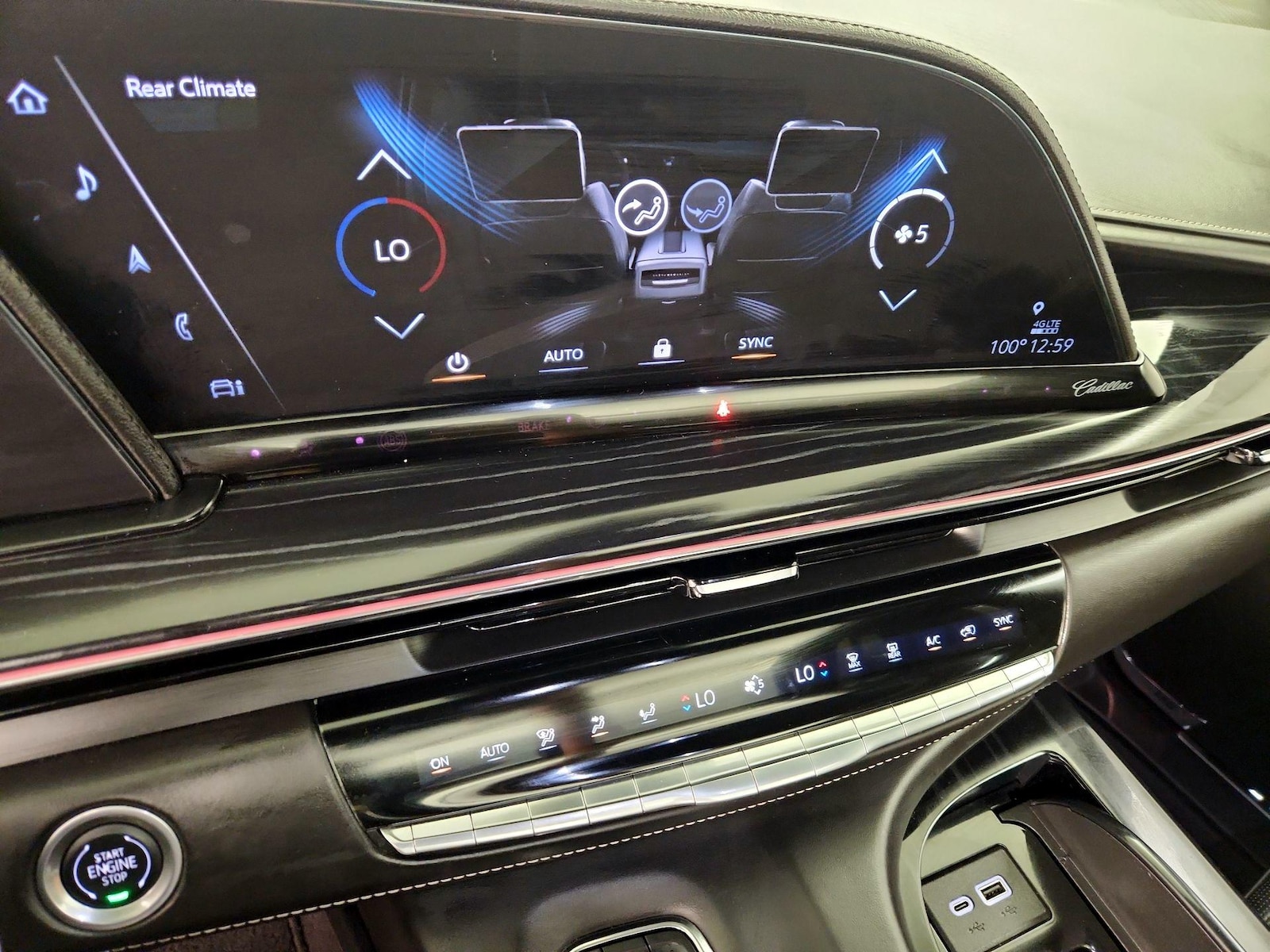 2024 Cadillac Escalade ESV V-Series - Photo 18
