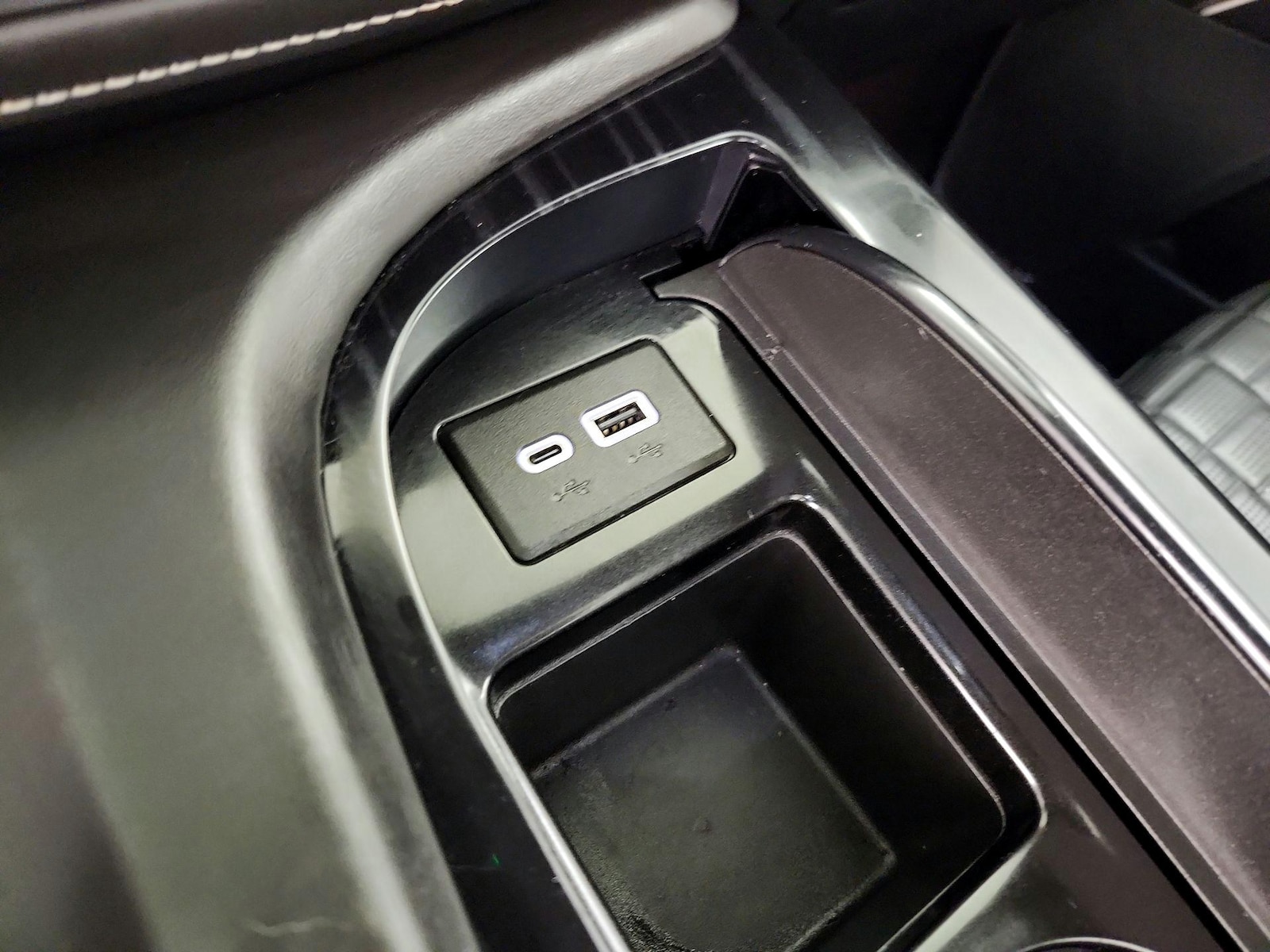 2024 Cadillac Escalade ESV V-Series - Photo 20