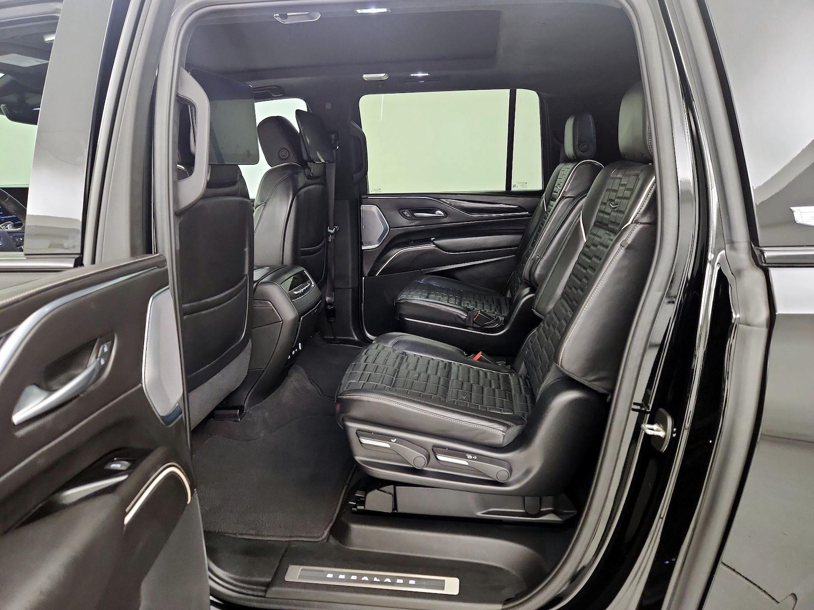 2024 Cadillac Escalade ESV V-Series - Photo 22