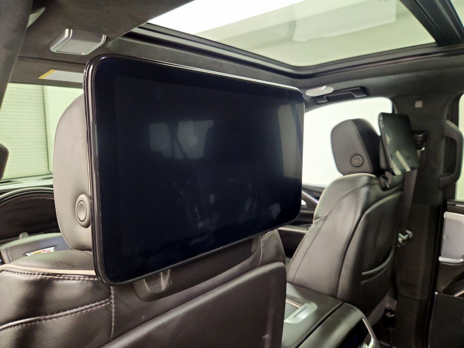 2024 Cadillac Escalade ESV V-Series - Photo 28