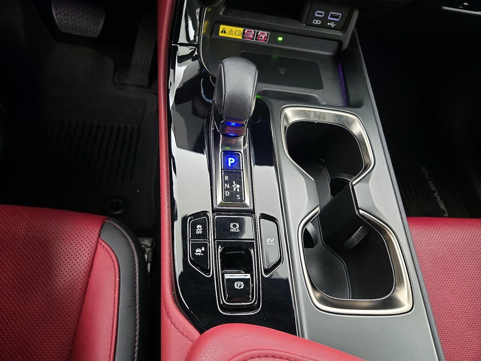 2022 Lexus NX Hybrid 350h - Photo 18