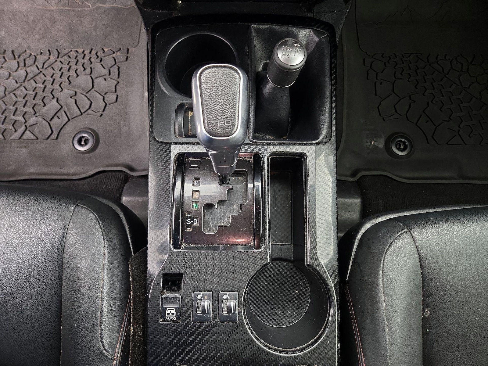 2020 Toyota 4Runner Off-Road - Photo 19