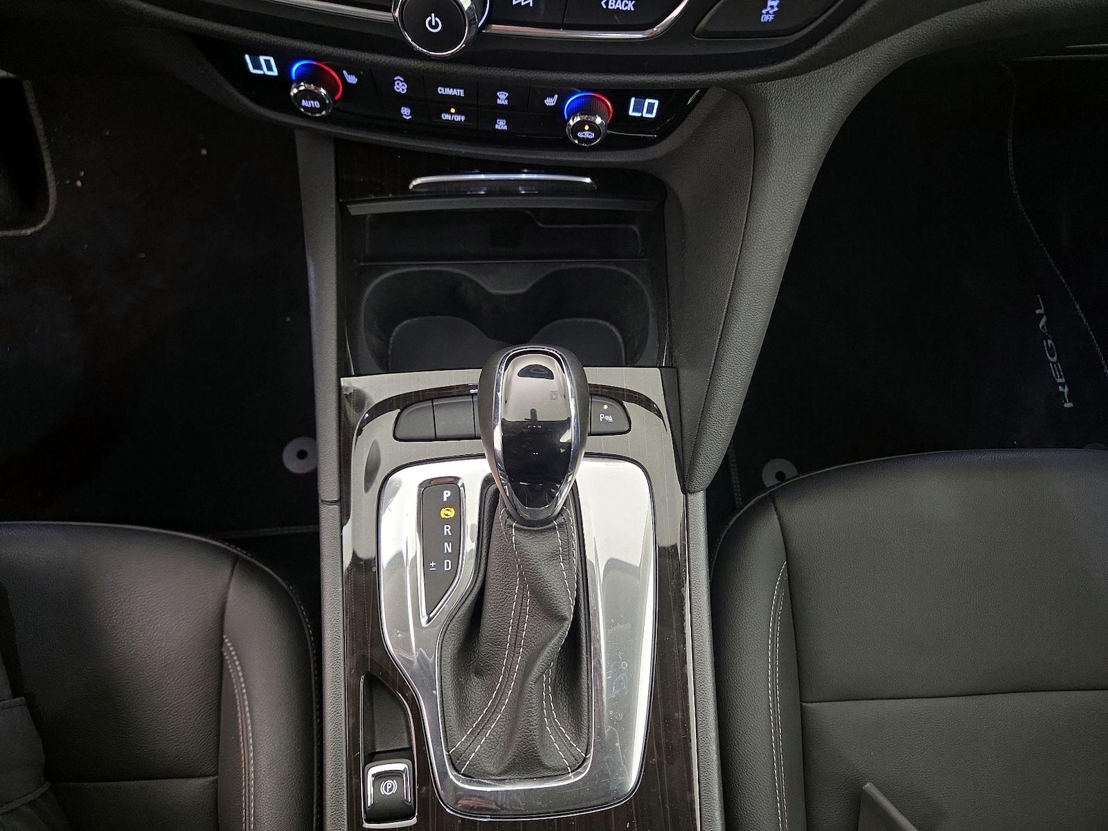 2018 Buick Regal Sportback Essence - Photo 19