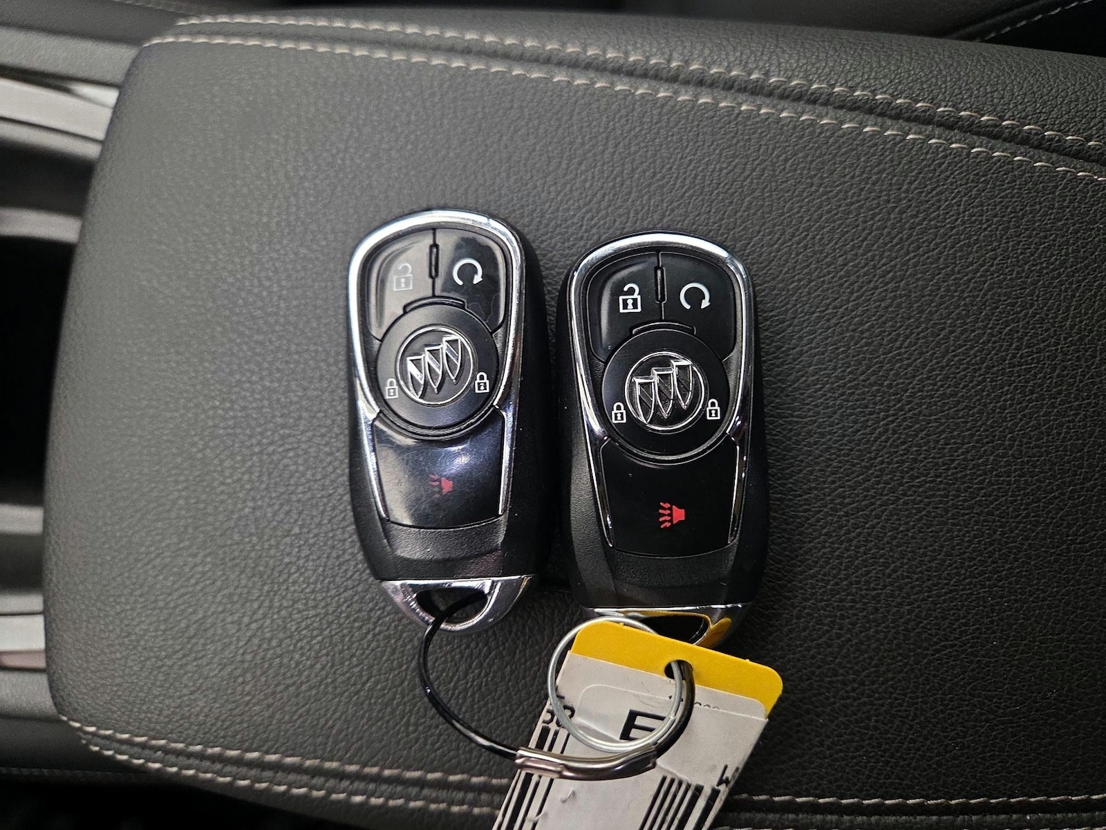 2018 Buick Regal Sportback Essence - Photo 25