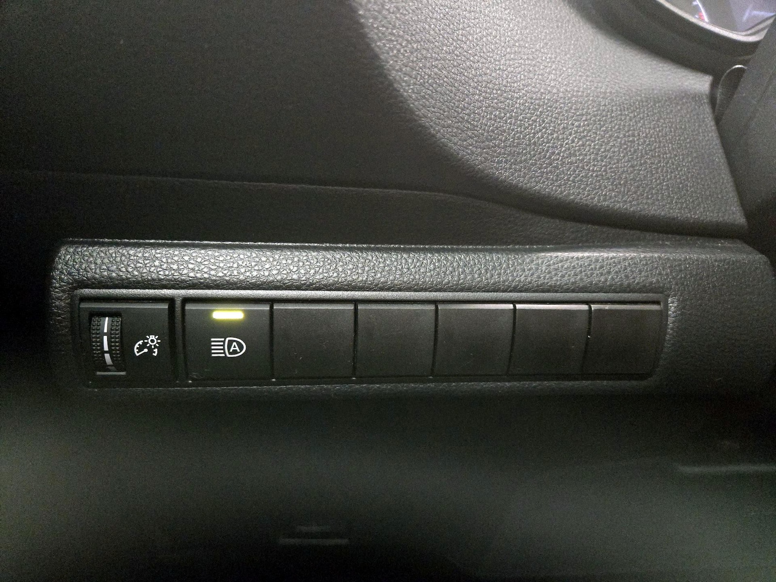 2024 Toyota Corolla LE - Photo 14