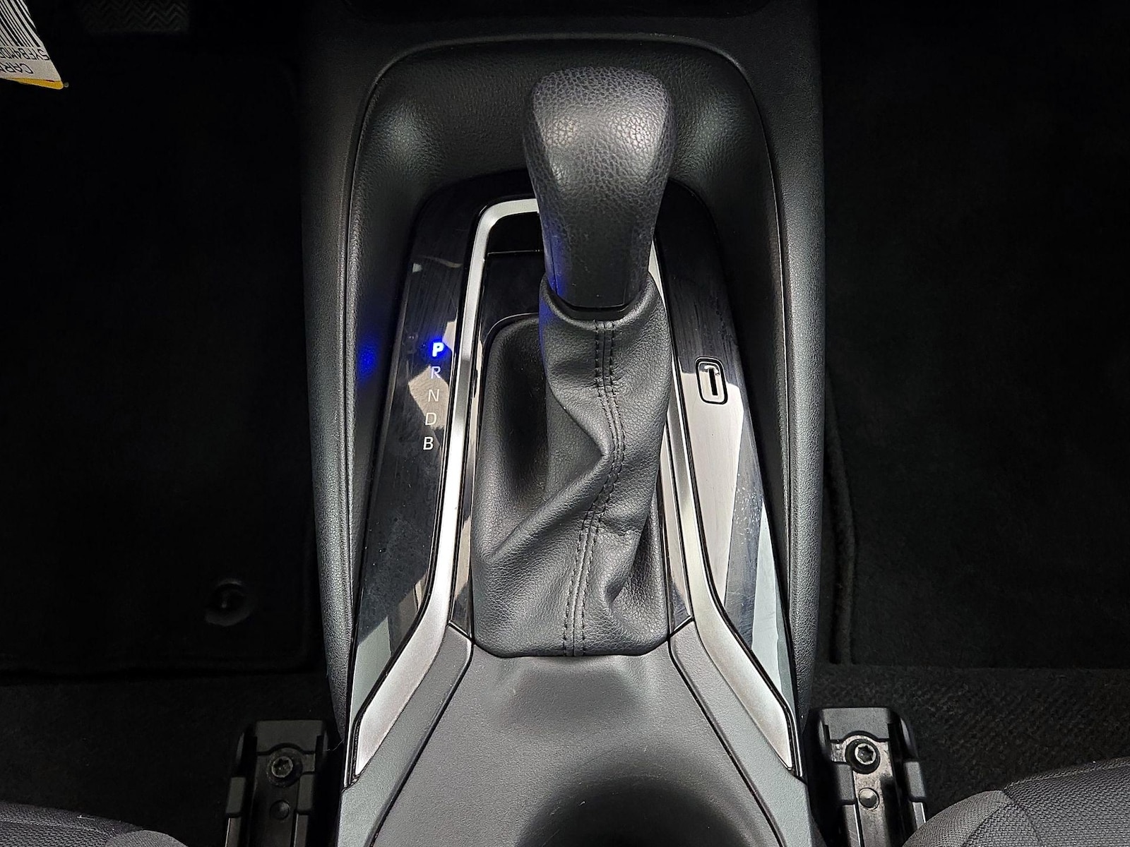 2024 Toyota Corolla LE - Photo 18