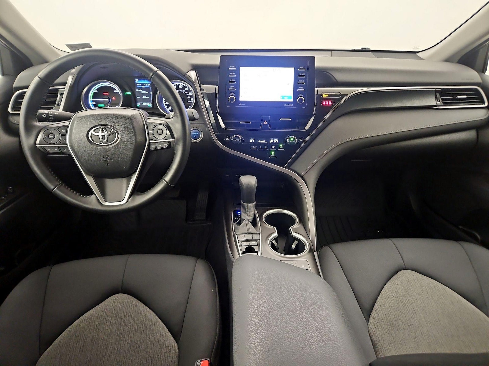 2024 Toyota Camry LE - Photo 10