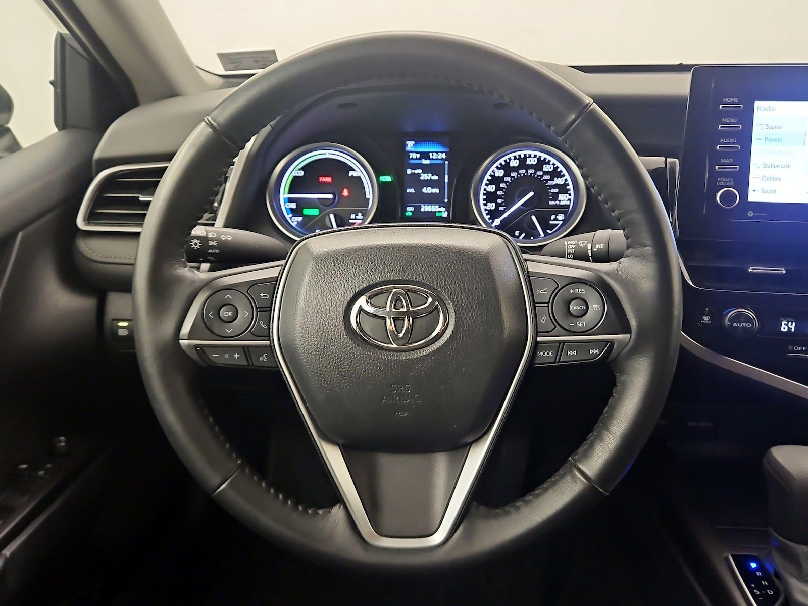 2024 Toyota Camry LE - Photo 11