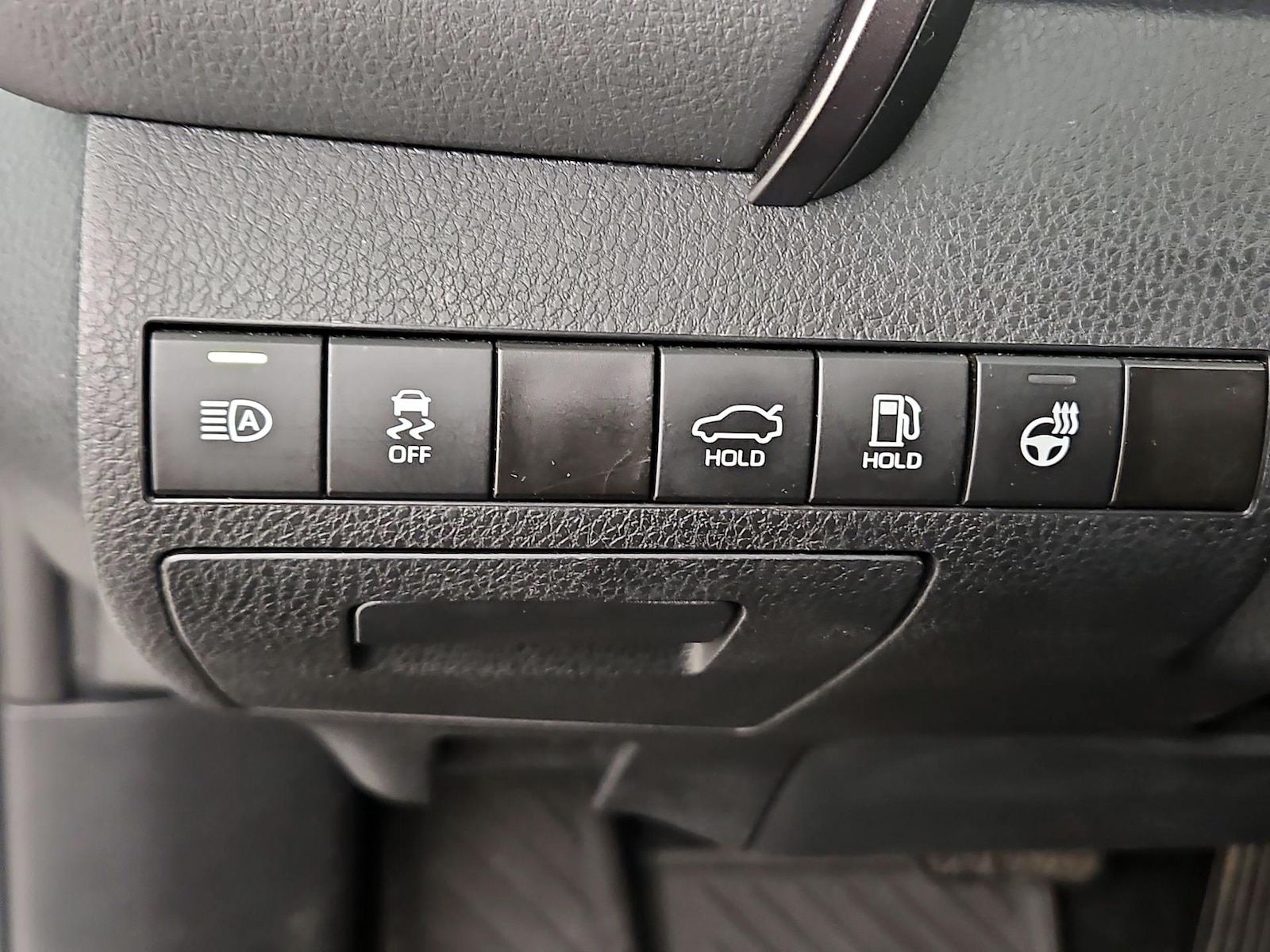 2024 Toyota Camry LE - Photo 14