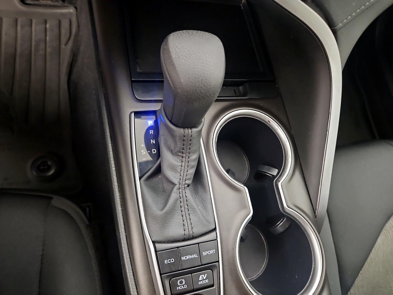 2024 Toyota Camry LE - Photo 18