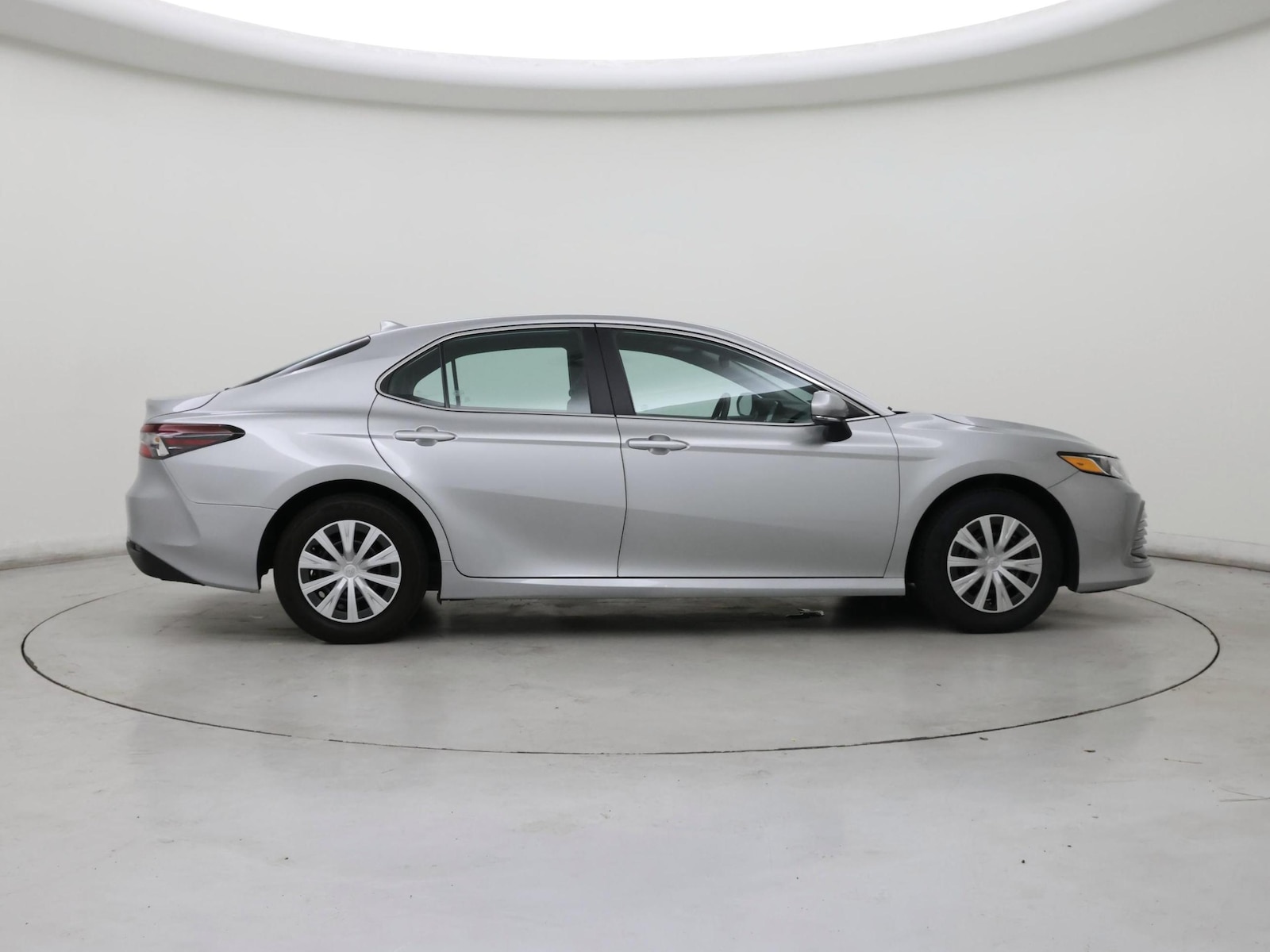 2024 Toyota Camry LE - Photo 8