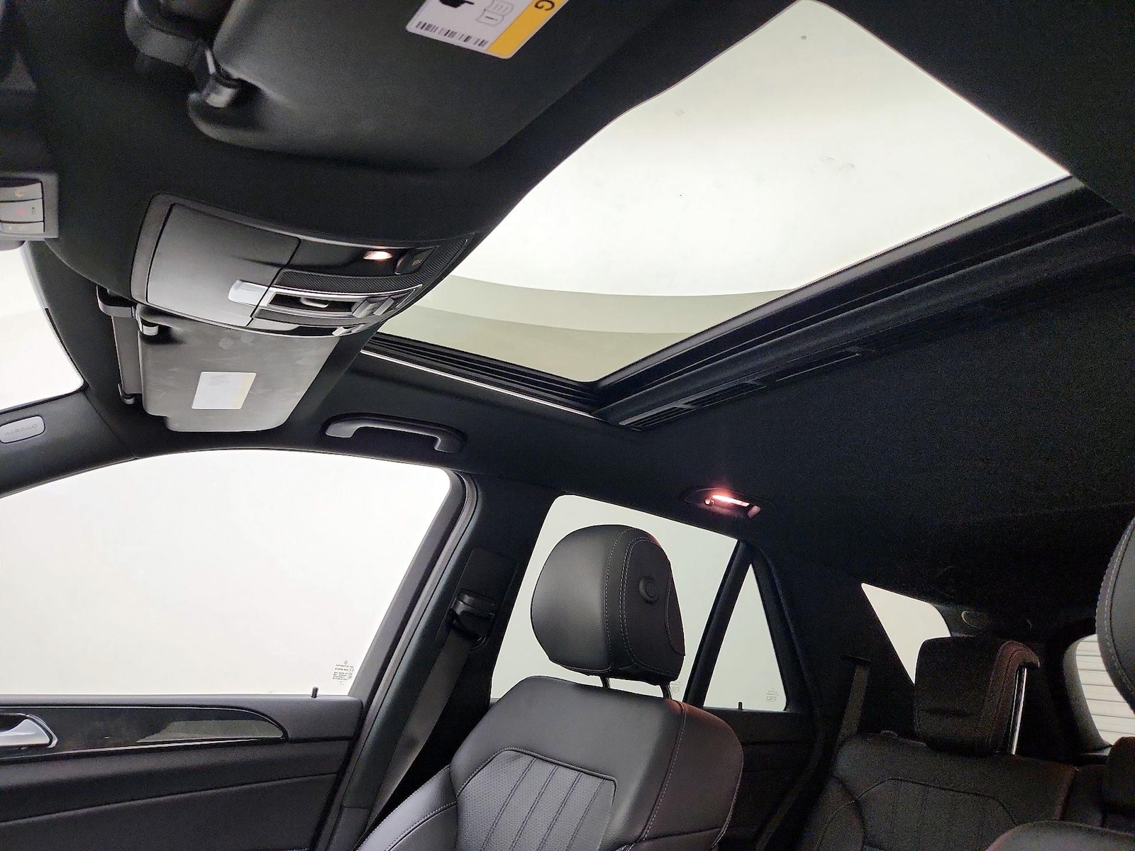 Sunroof(s) & Overhead Airbags
