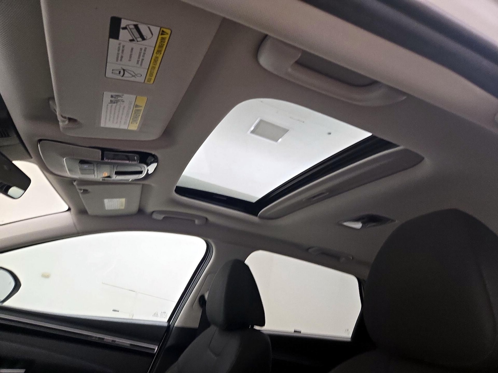Sunroof(s) & Overhead Airbags