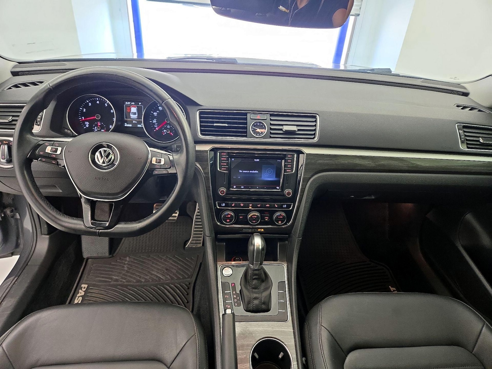 2017 Volkswagen Passat SEL Premium - Photo 10
