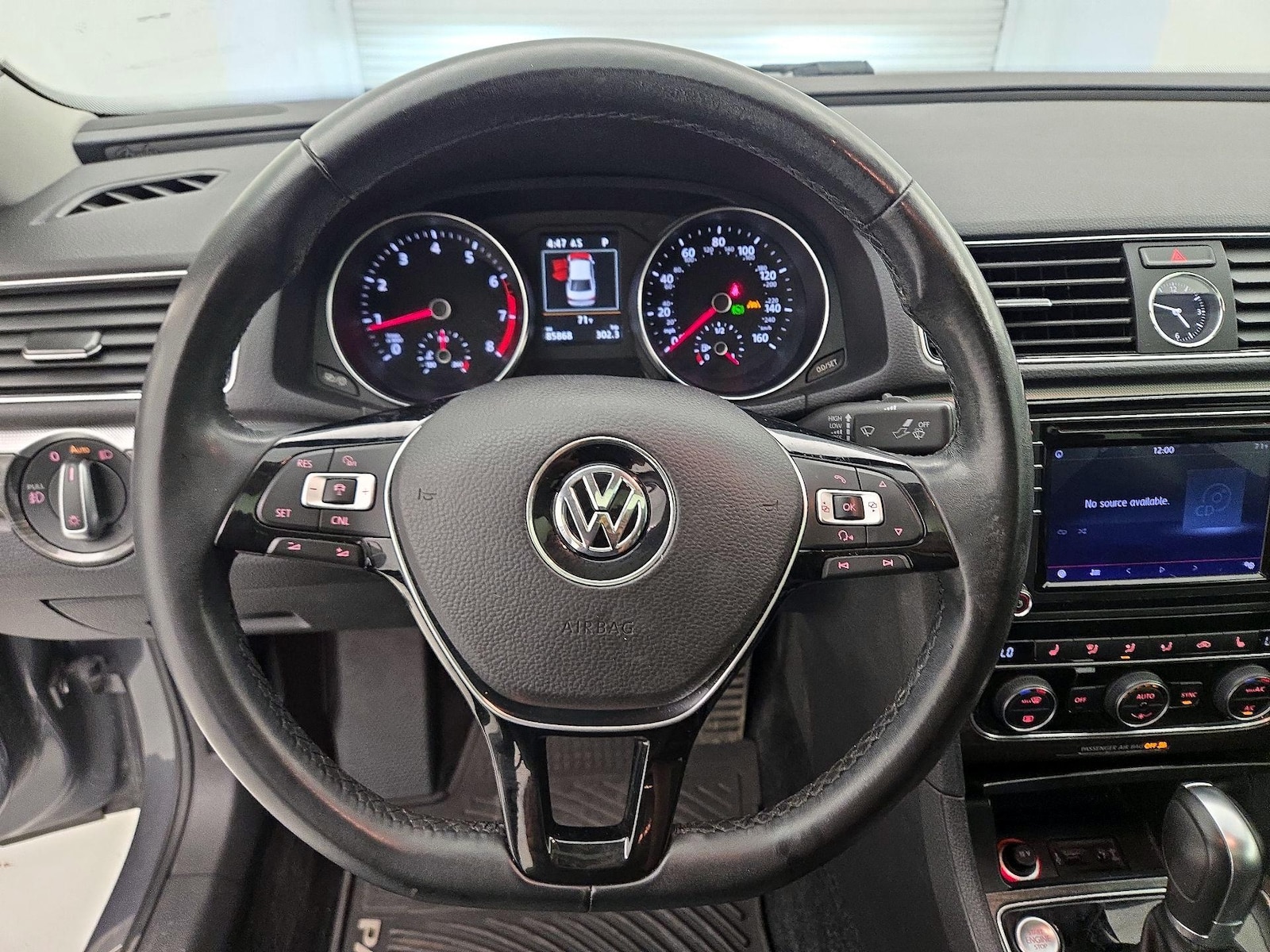 2017 Volkswagen Passat SEL Premium - Photo 11