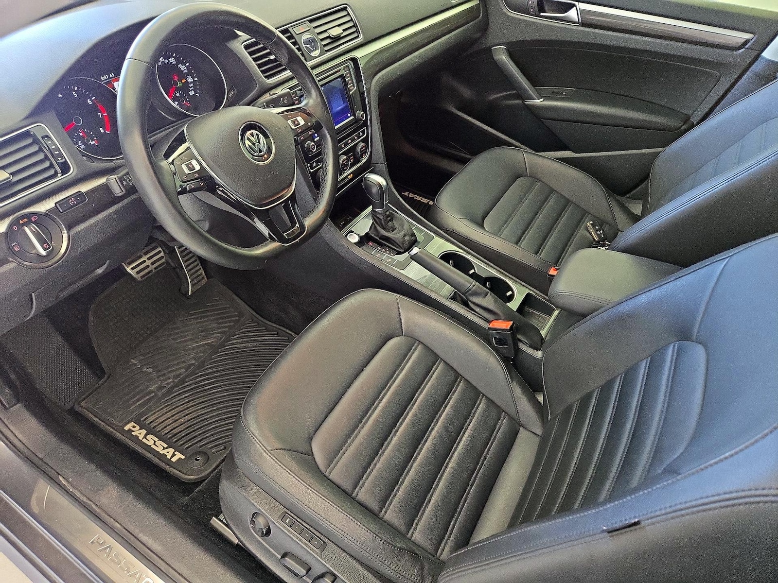 2017 Volkswagen Passat SEL Premium - Photo 12