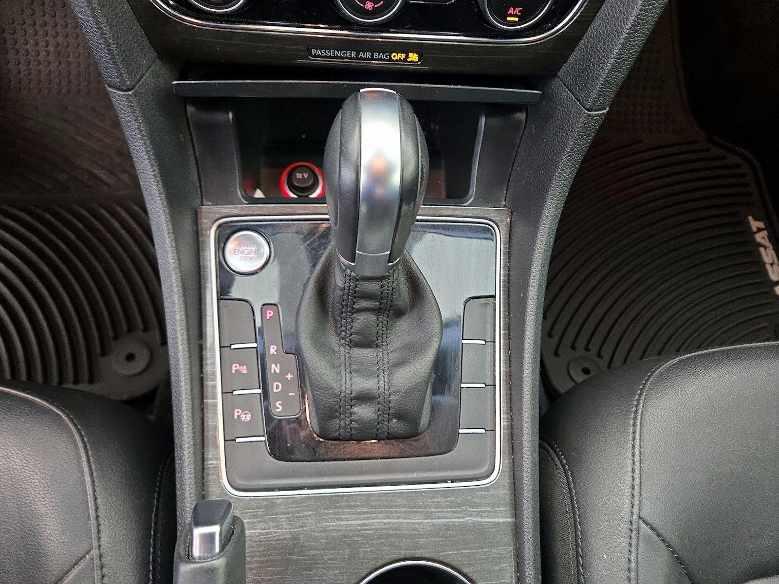 2017 Volkswagen Passat SEL Premium - Photo 18