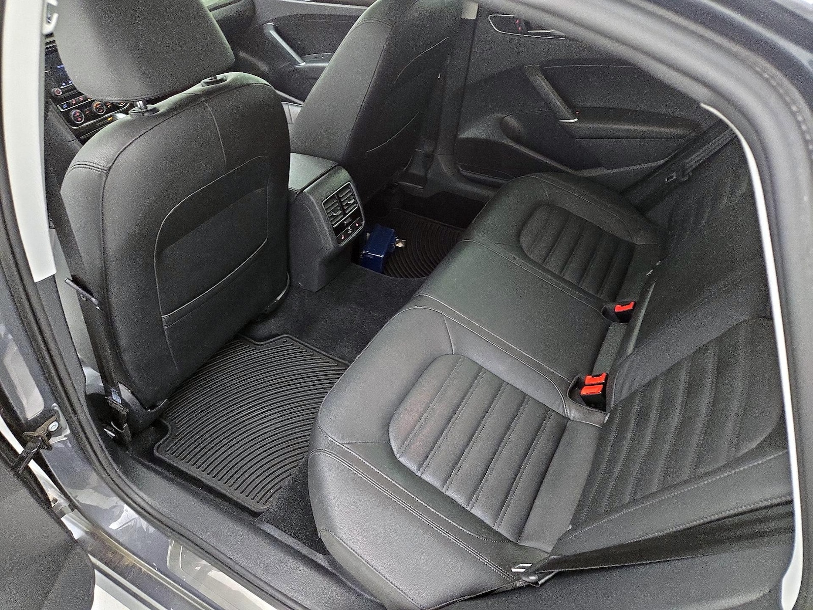 2017 Volkswagen Passat SEL Premium - Photo 21