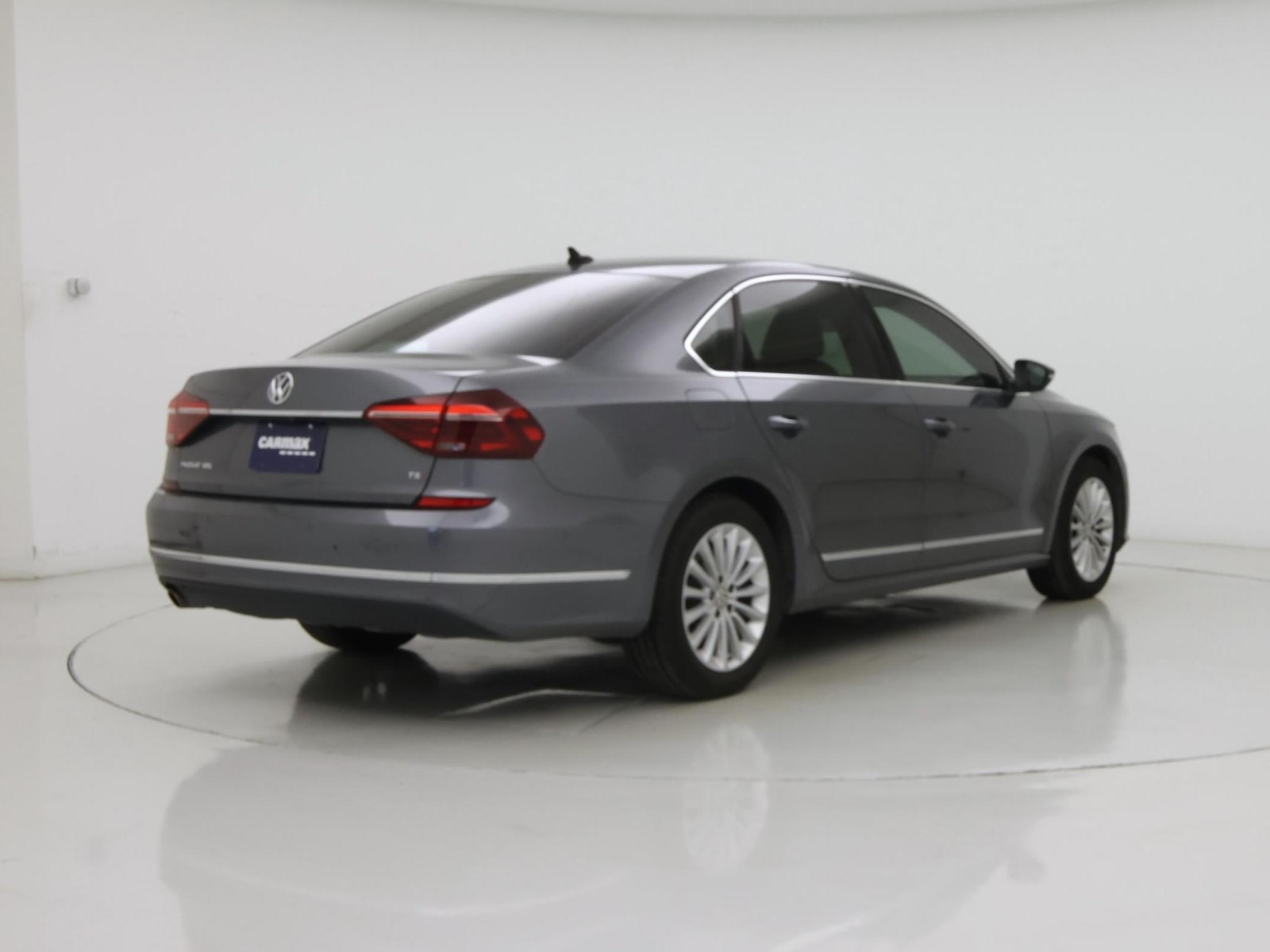 2017 Volkswagen Passat SEL Premium - Photo 9