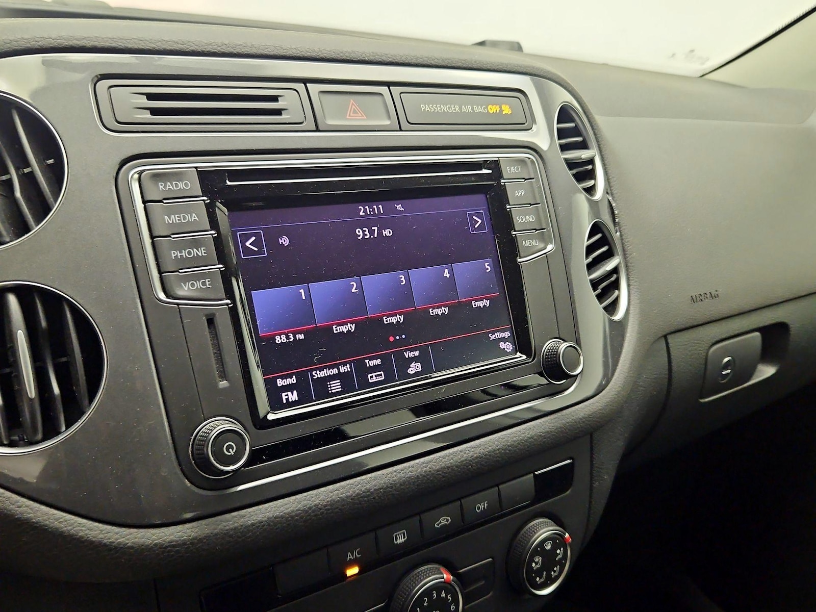 2018 Volkswagen Tiguan Limited Base - Photo 16