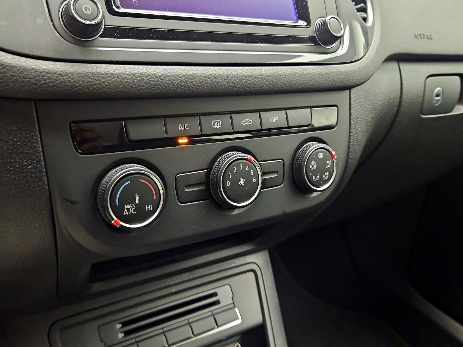 2018 Volkswagen Tiguan Limited Base - Photo 17