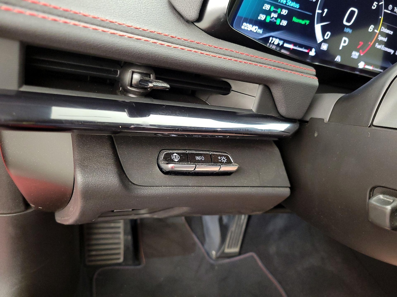 2023 Chevrolet Corvette 2LT - Photo 14