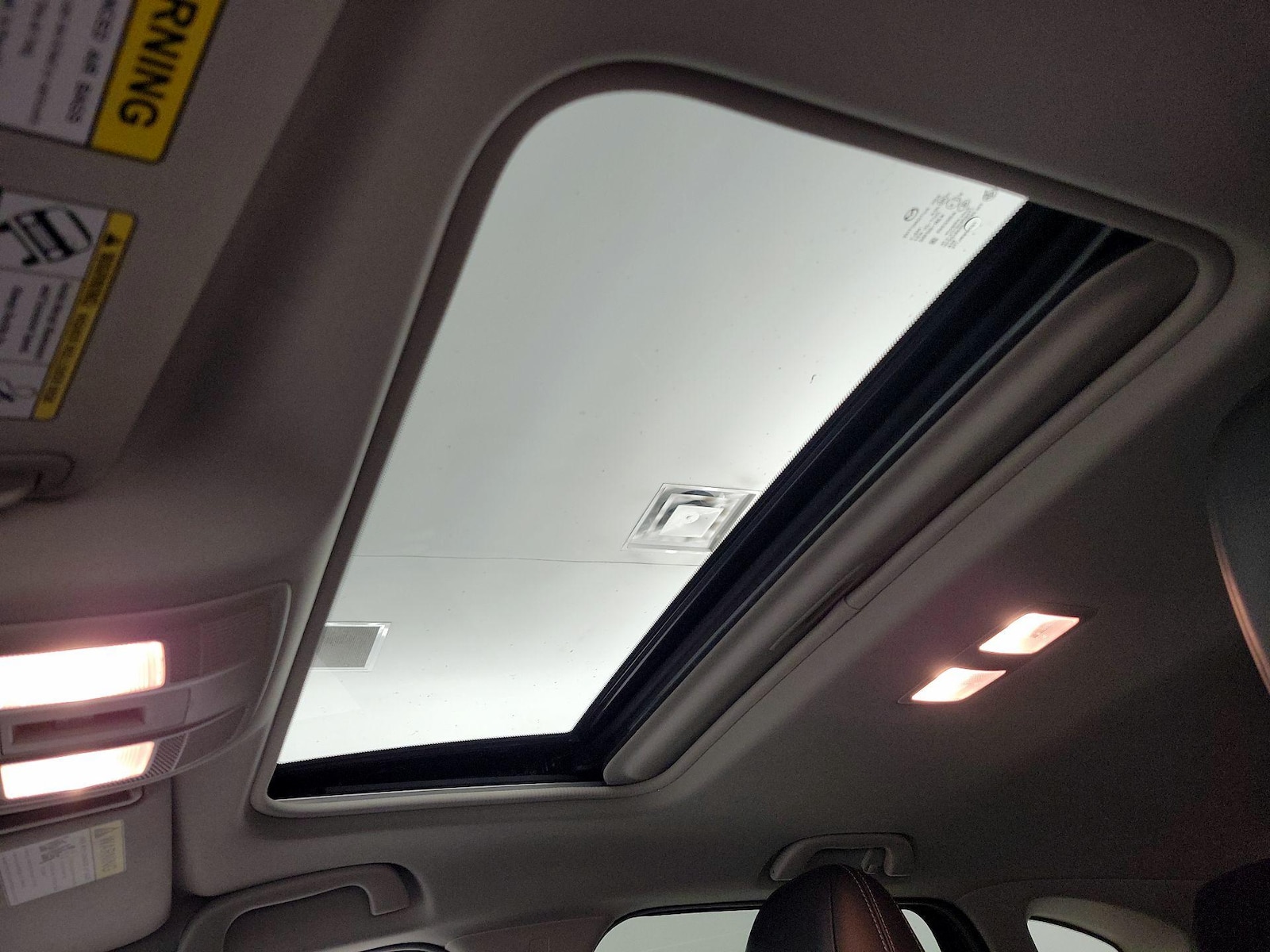 Sunroof(s) & Overhead Airbags