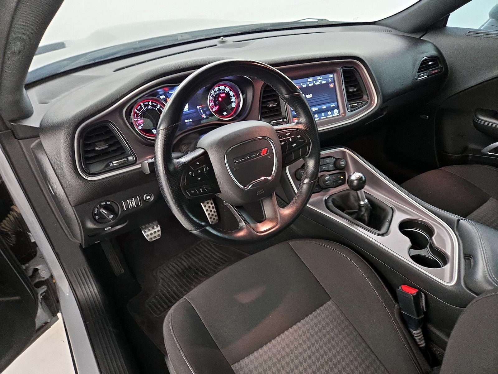 2022 Dodge Challenger R/T - Photo 10