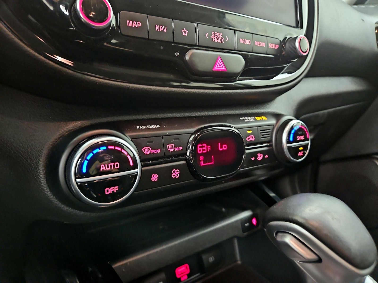 2020 Kia Soul EX - Photo 18