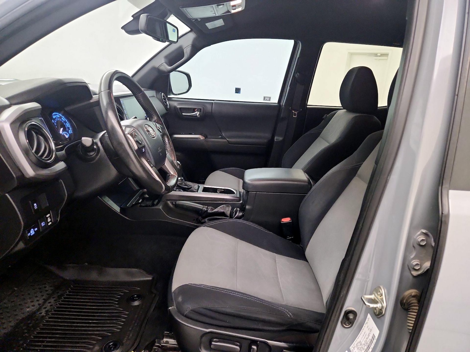 Power Seat(s) & Side Airbags