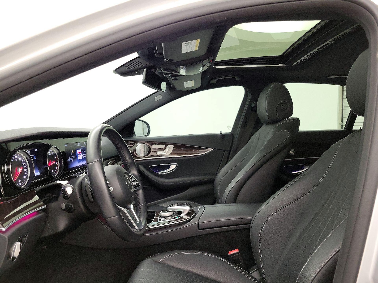 Sunroof(s) & Overhead Airbags