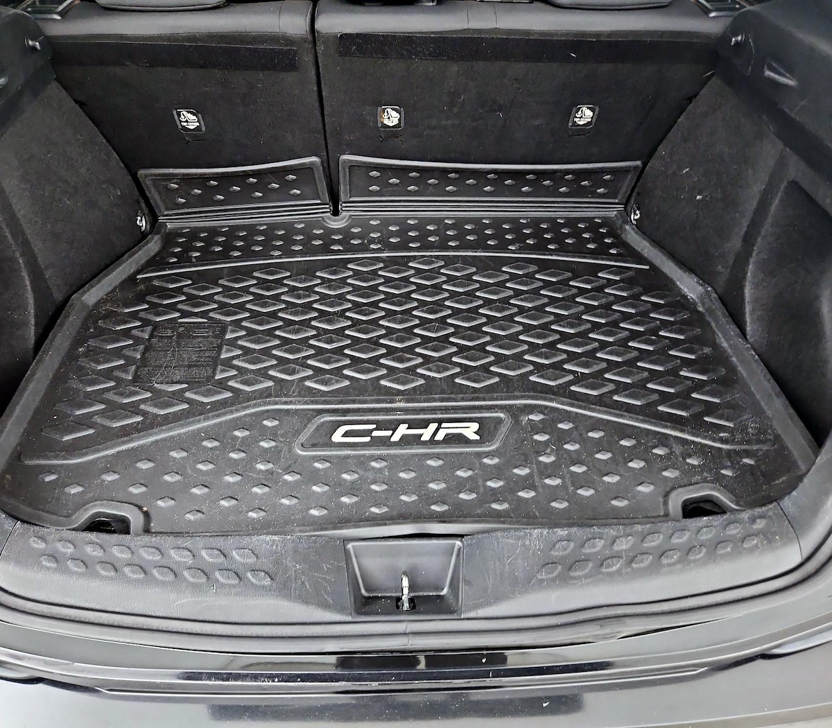 Trunk/Cargo (Seats Up)