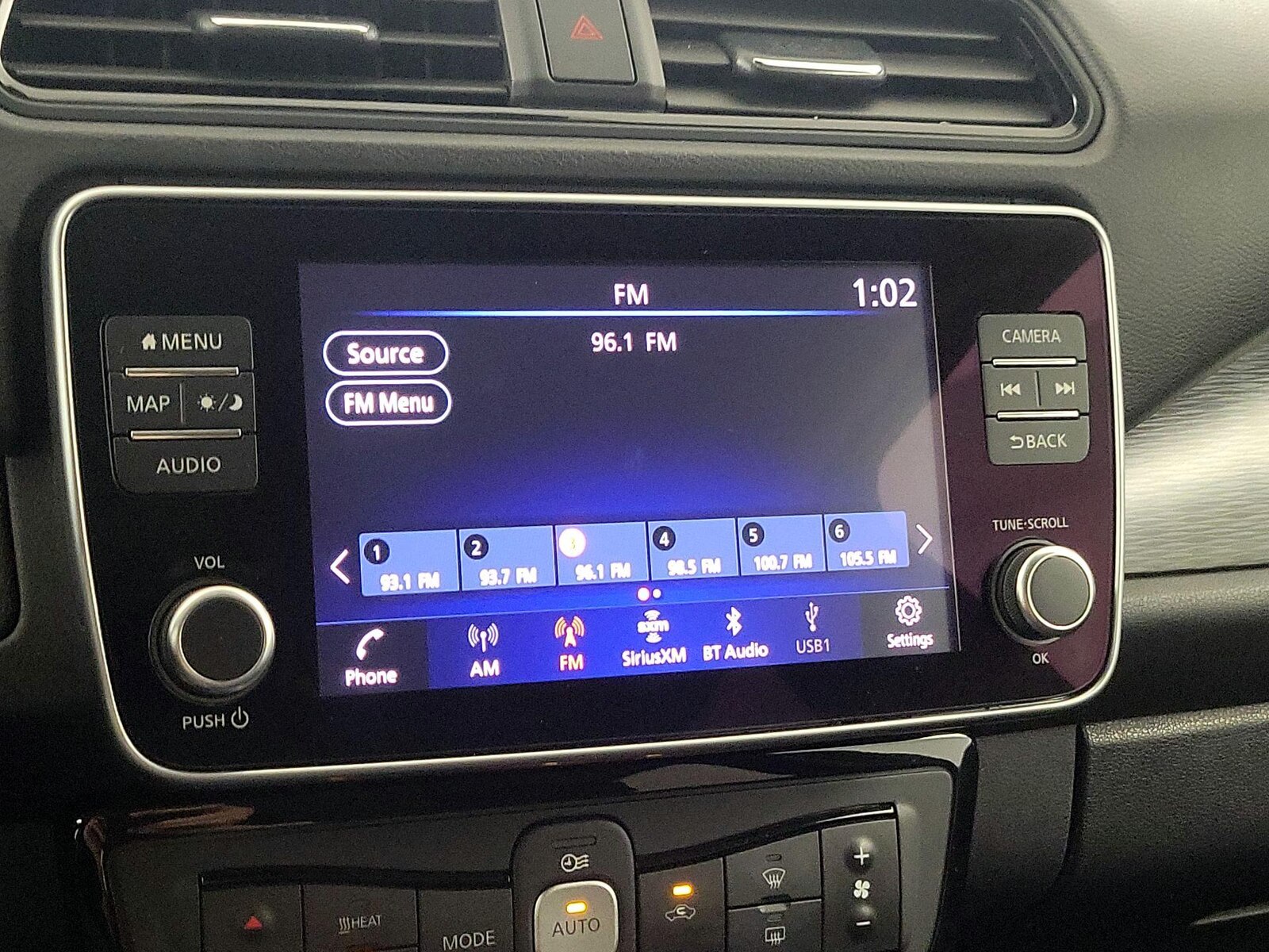 2022 Nissan LEAF SV - Photo 17