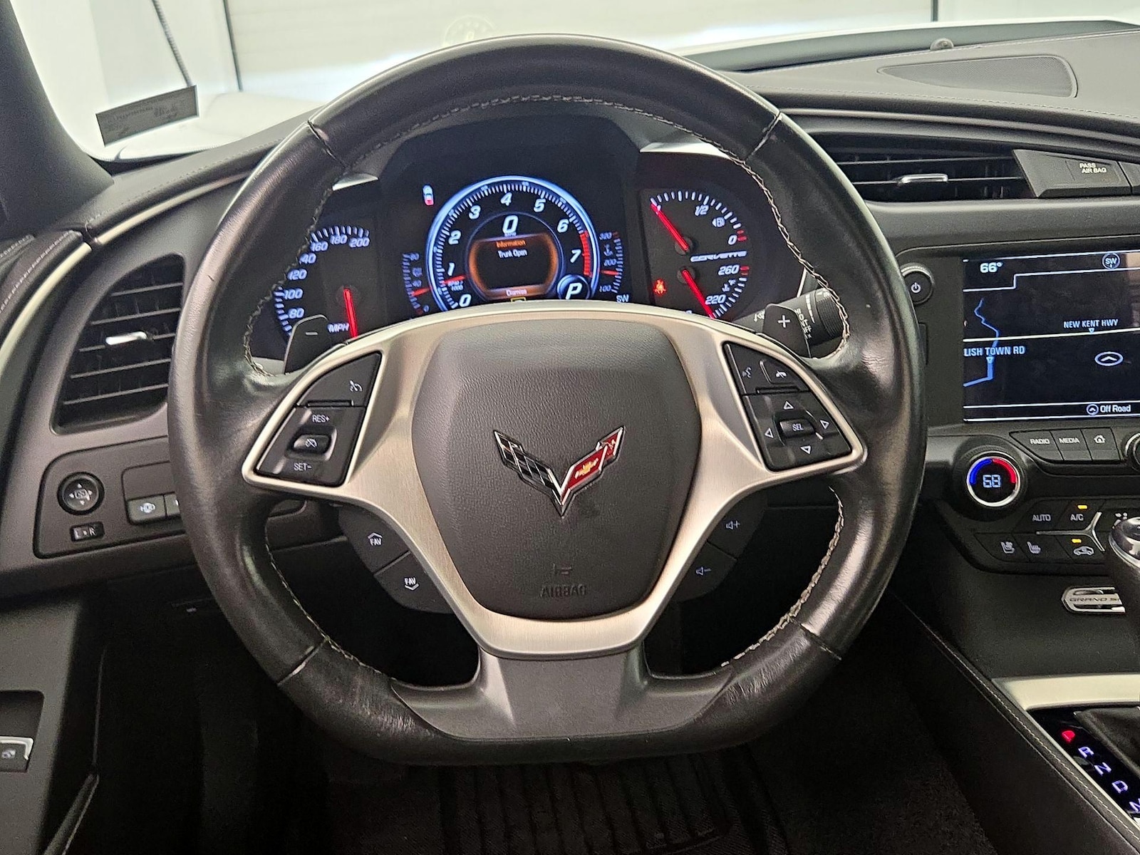 2017 Chevrolet Corvette 2LT - Photo 11