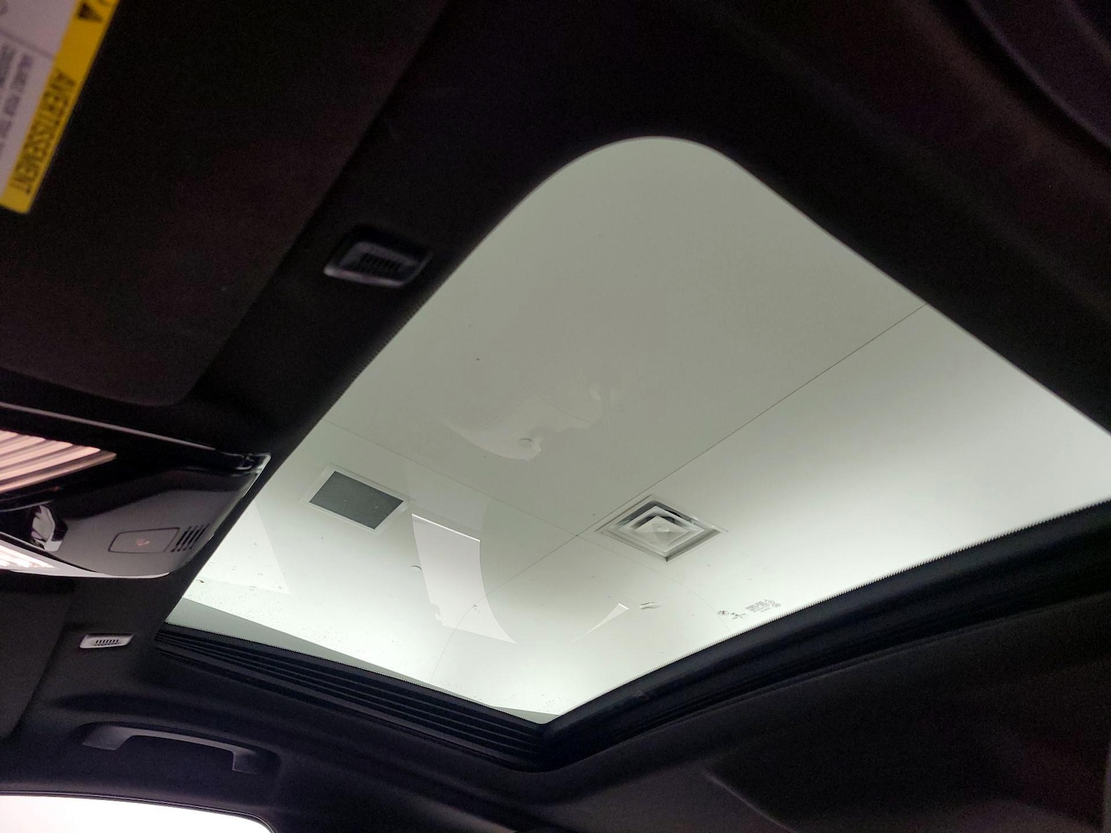 Sunroof(s) & Overhead Airbags