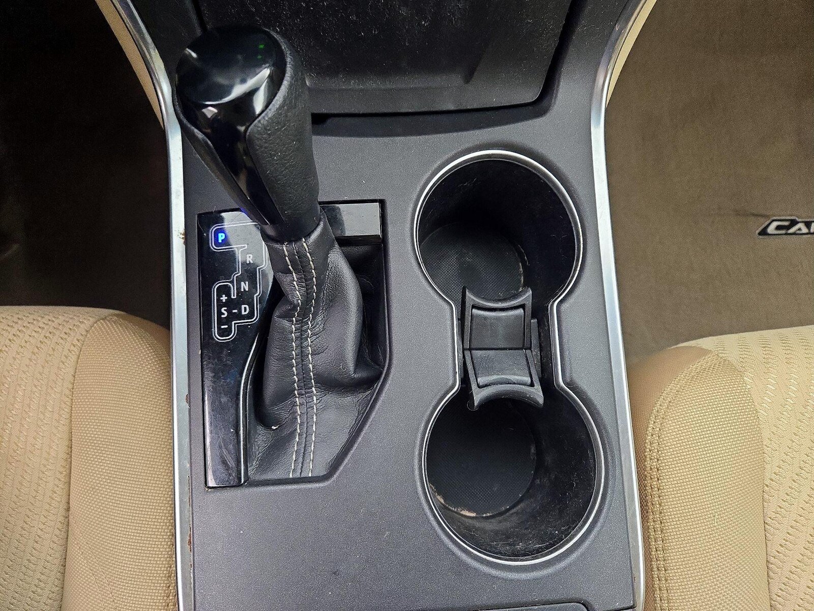 2017 Toyota Camry LE - Photo 18