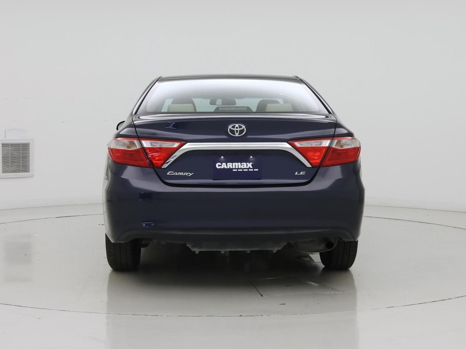 2017 Toyota Camry LE - Photo 7