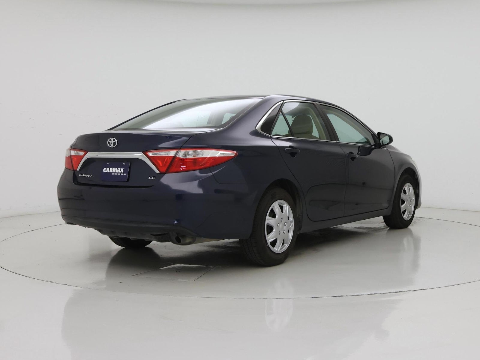 2017 Toyota Camry LE - Photo 9