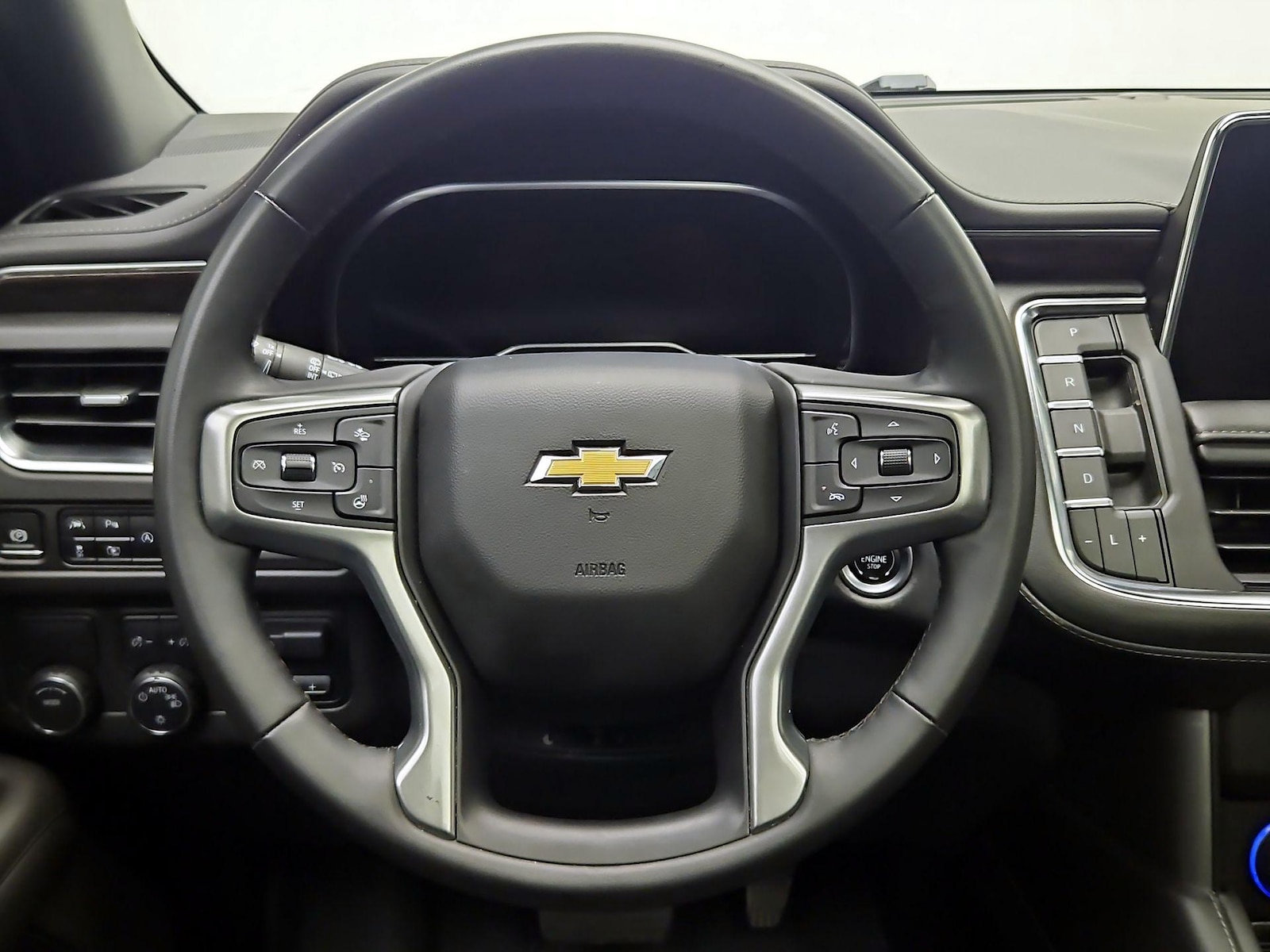 2024 Chevrolet Suburban LT - Photo 11