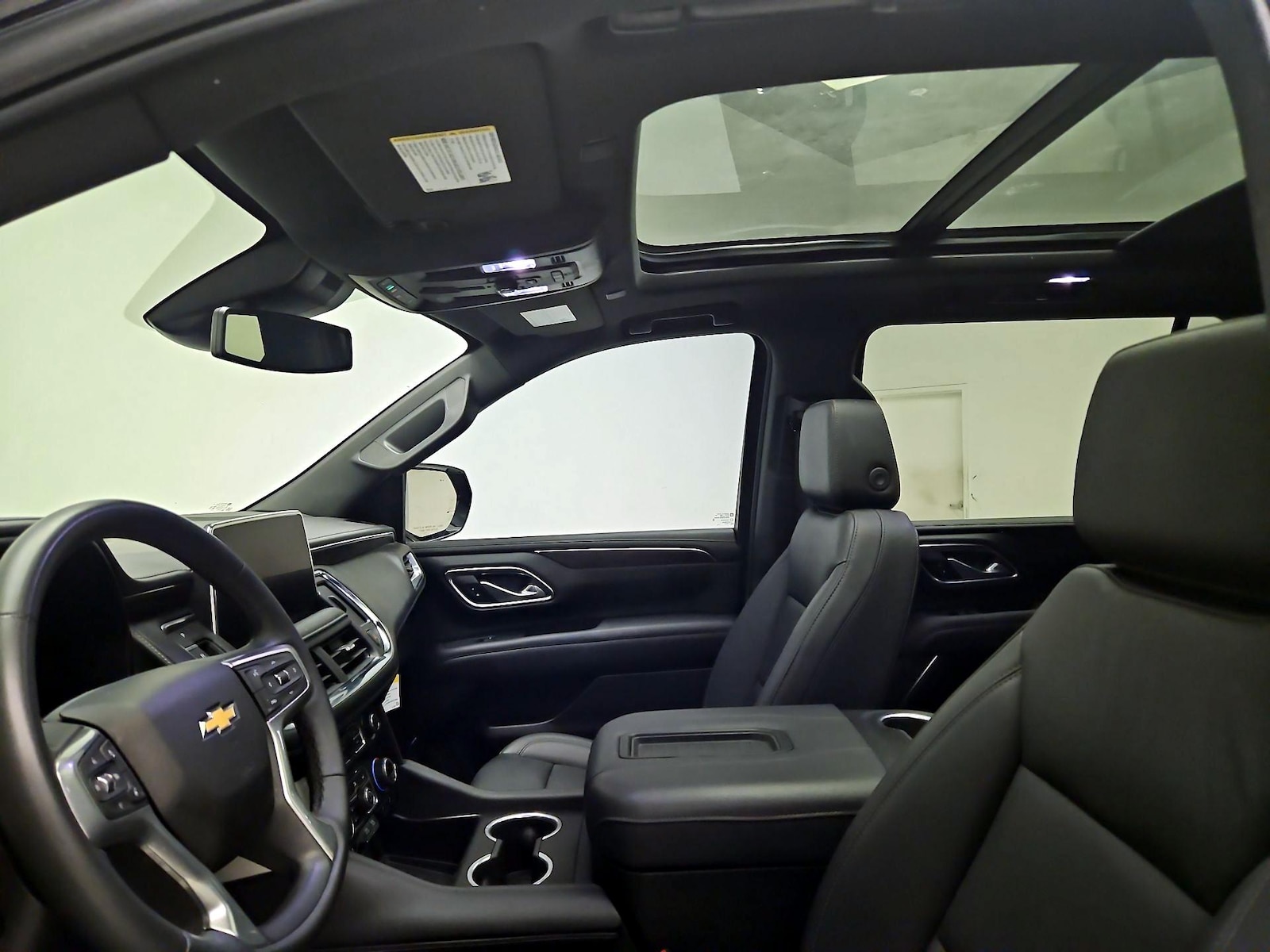 2024 Chevrolet Suburban LT - Photo 20