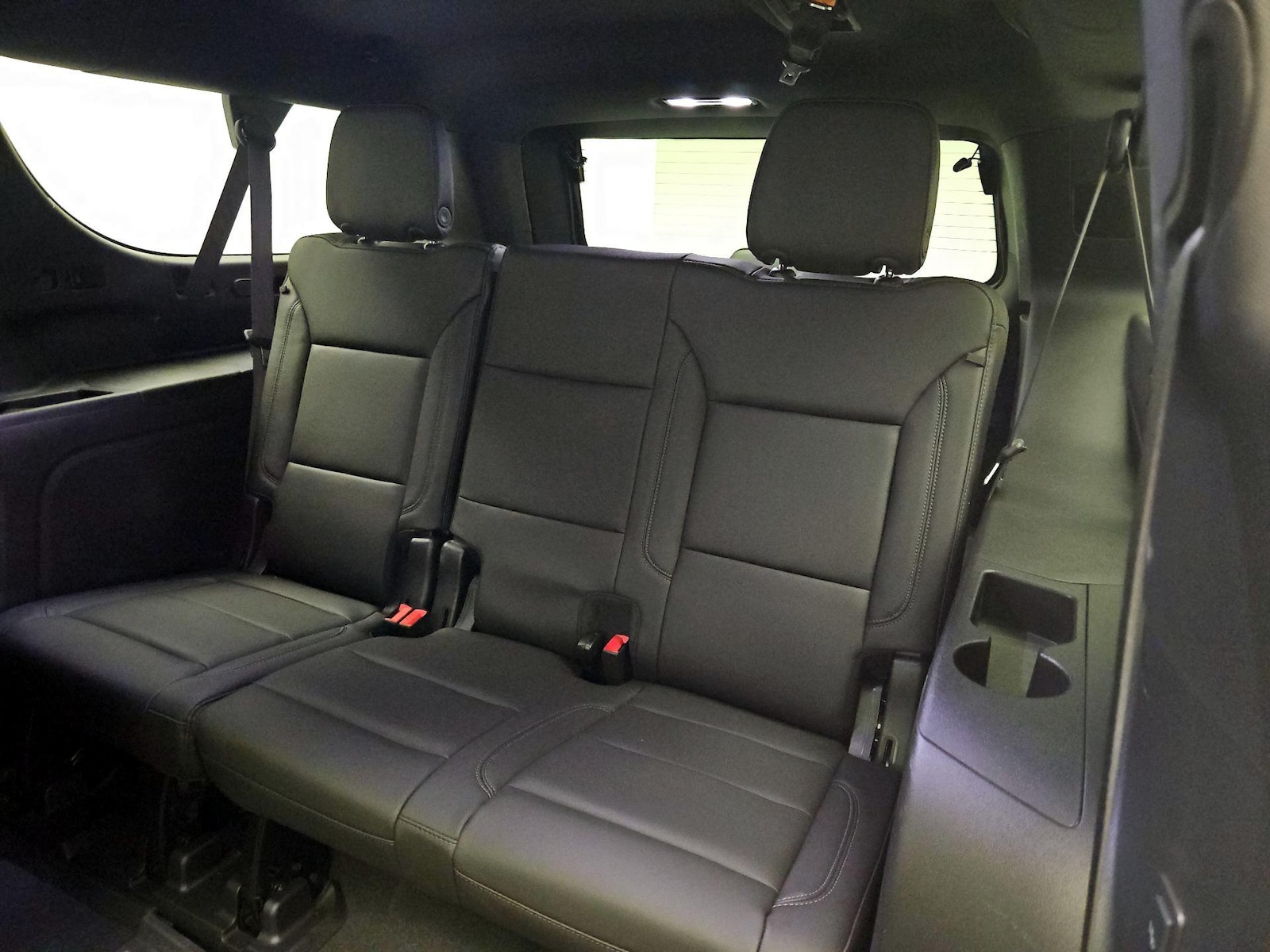 2024 Chevrolet Suburban LT - Photo 22